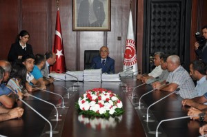 Taşerona karşı 100 bin imza Meclis'te 4